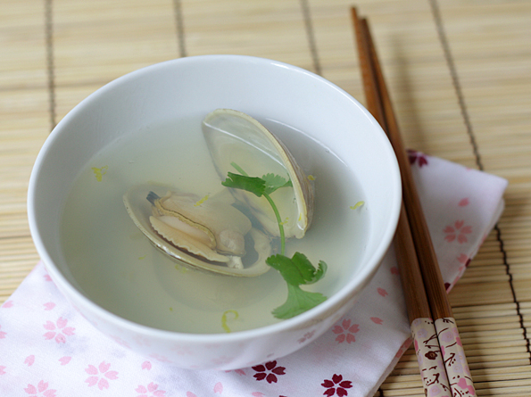 Post image for Hamaguri Ushio-jiru (Clear Clam Soup) for Hinamatsuri