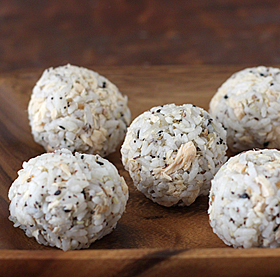 Thumbnail image for Zakkoku Mai Onigiri—Japanese Mixed Grain Rice Balls