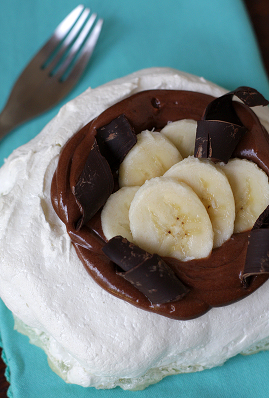 Pavlova with Nutella Mousse