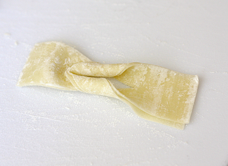 wonton wrapper bow