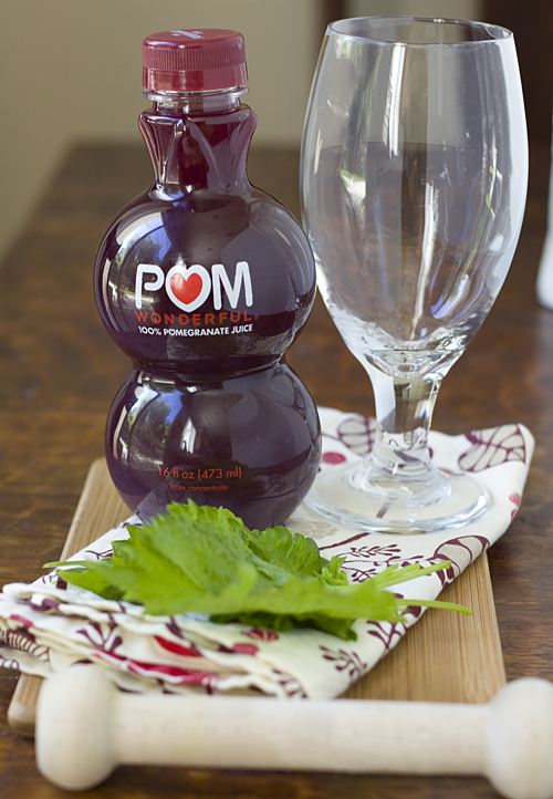 Making a Shiso Pomojito Mocktail