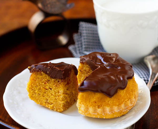 Take a bite of a Pumpkin Spice Cakelette