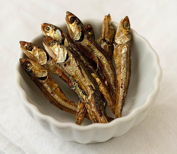 tazukuri (soy sauce sugar-glazed sardines)