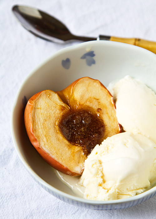 Baked Apples à la Mode Baked Apples à la Mode