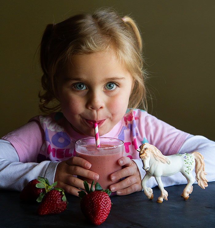 Bug loves Strawberry Cream Smoothies