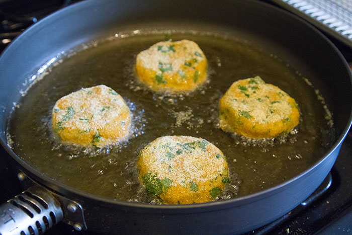 Cooking Aloo Tikki Egg Bennys