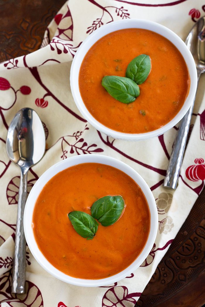 Vegan Creamy Tomato Basil Soup