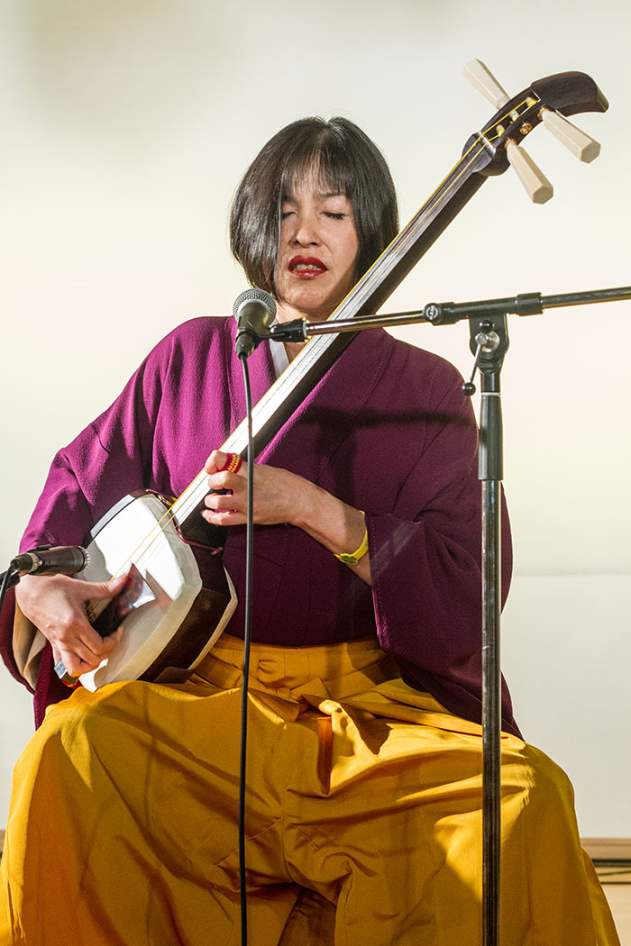 Shamisen musician at Ringo Bako