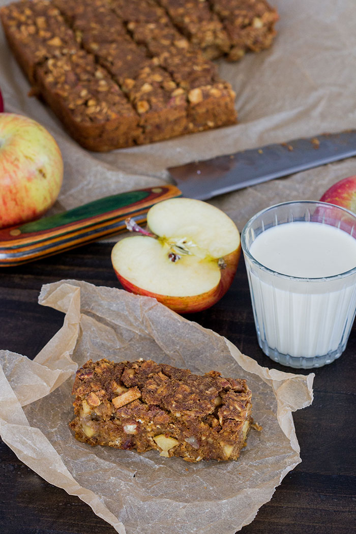 Apple Oat Bars