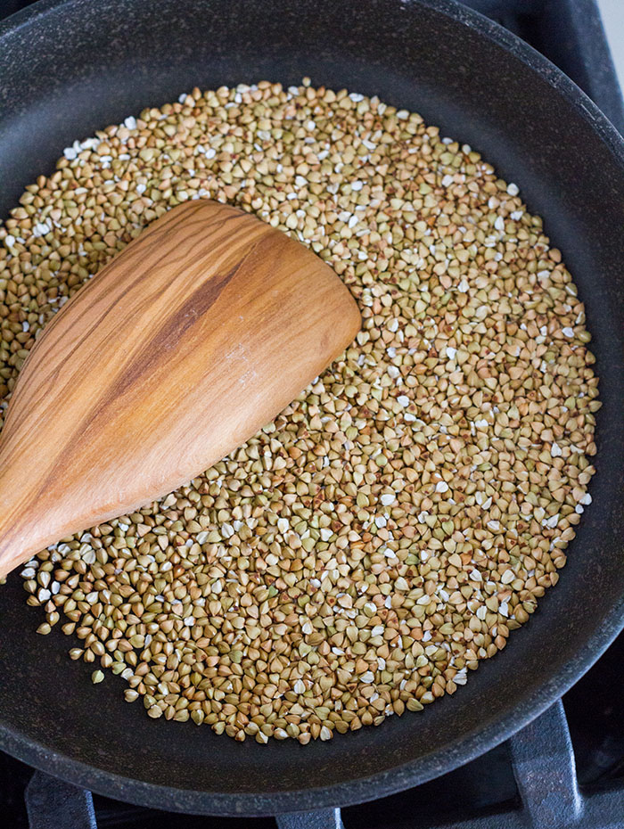 Toasting the buckwheat groats