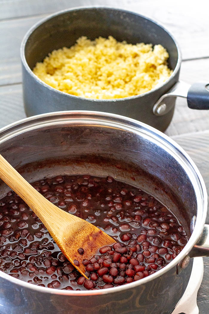 Pot of ozenzai and a pot of cooked millet